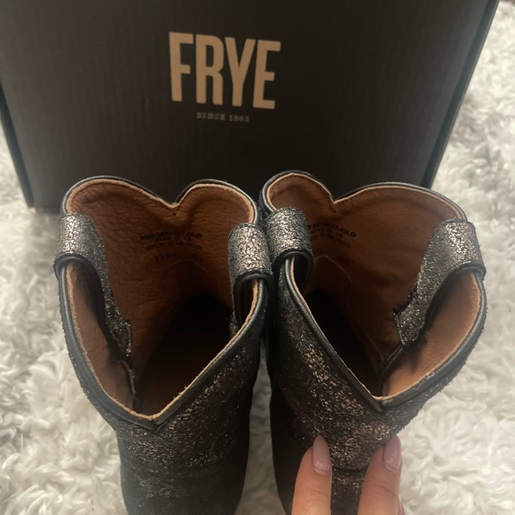 Frye short Billy Boot. Black with gold specks. - Picture 4 of 8